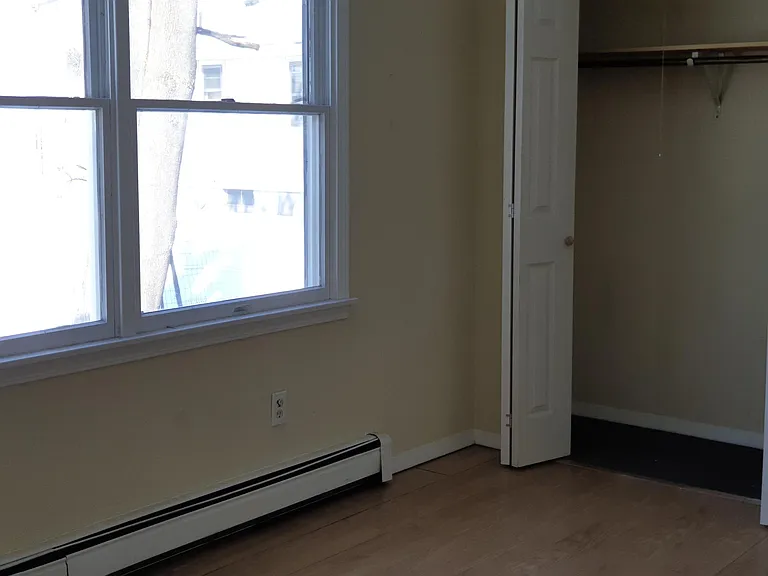162 Warner St — Photo 11
