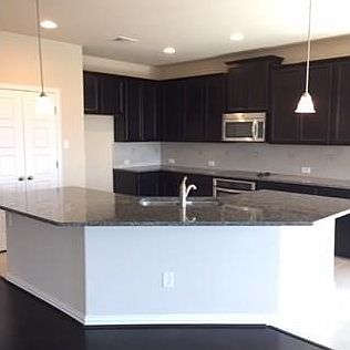 5th image of 1009 Hartman Dr