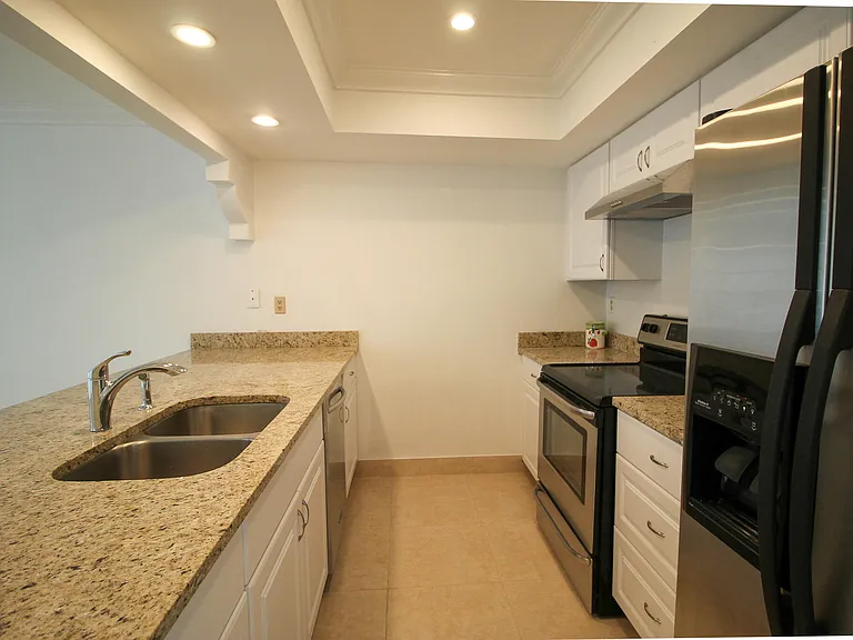 1437 White Pine Dr — Photo 3