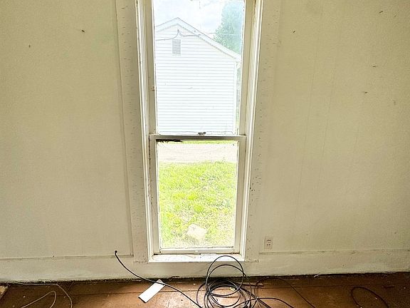 5th image of 304 E Franklin St
