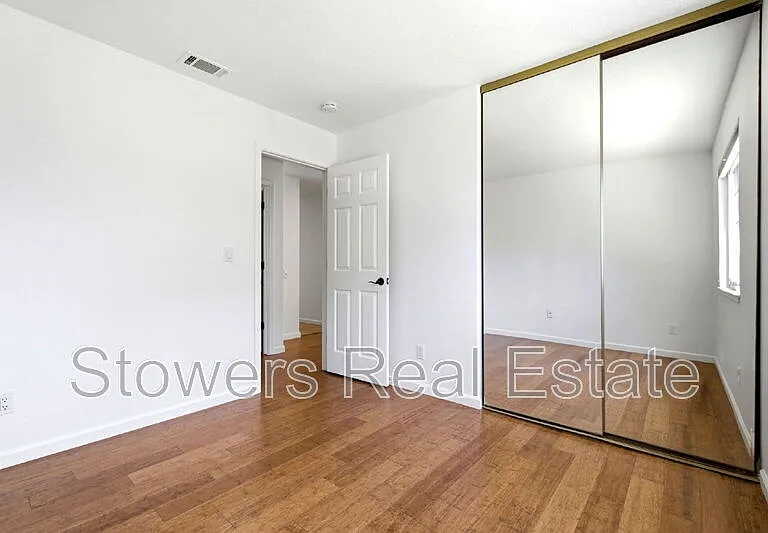 318 Joyce St — Photo 32