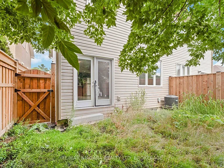 81 Grove St — Photo 44