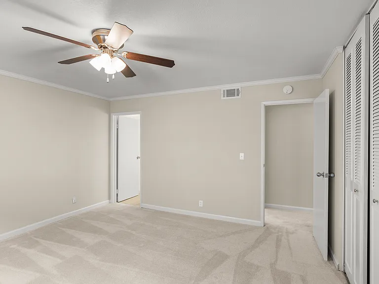 Sycamore Green Apartments — Photo 20
