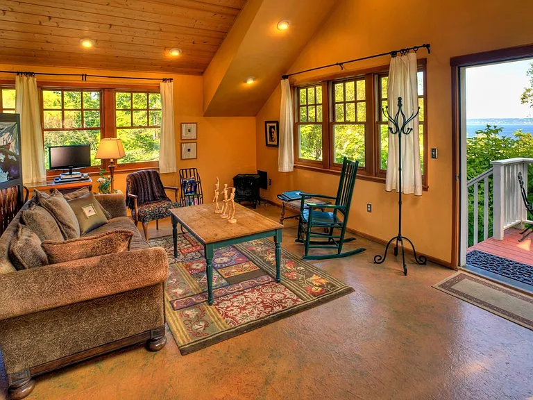 15188 Sunrise Dr NE — Photo 3