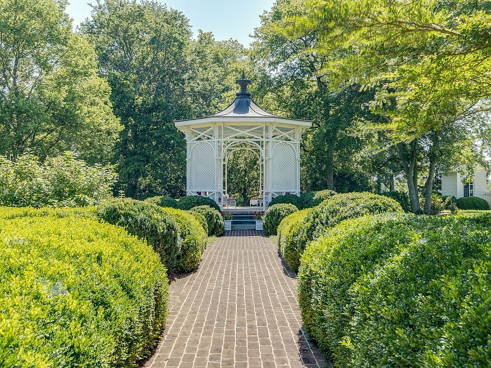 34th image of 1711 Old Hillsboro Rd