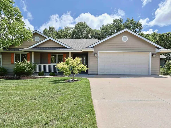 125 Hunter Dr, Manhattan, KS 66503