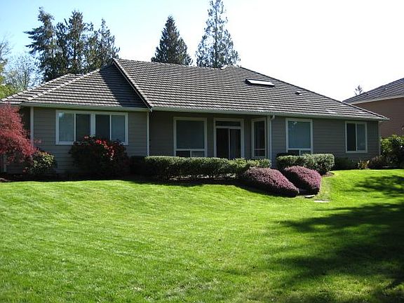 2nd image of 3831 Prestwick Ln SE