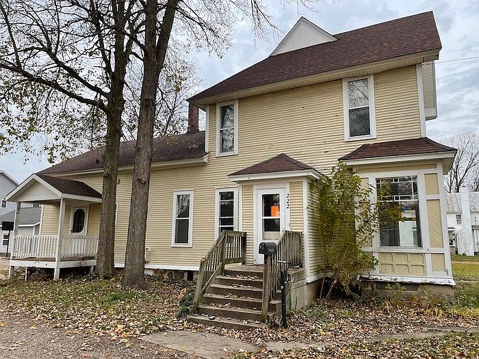 1st image of 222 Lincoln Lake Ave SE #1