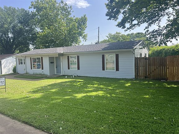 3rd image of 140 Vandenburg Dr