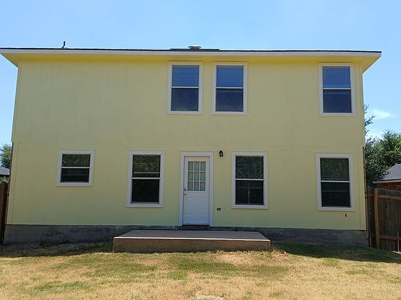 4th image of 1014 Glen Meadow Cv