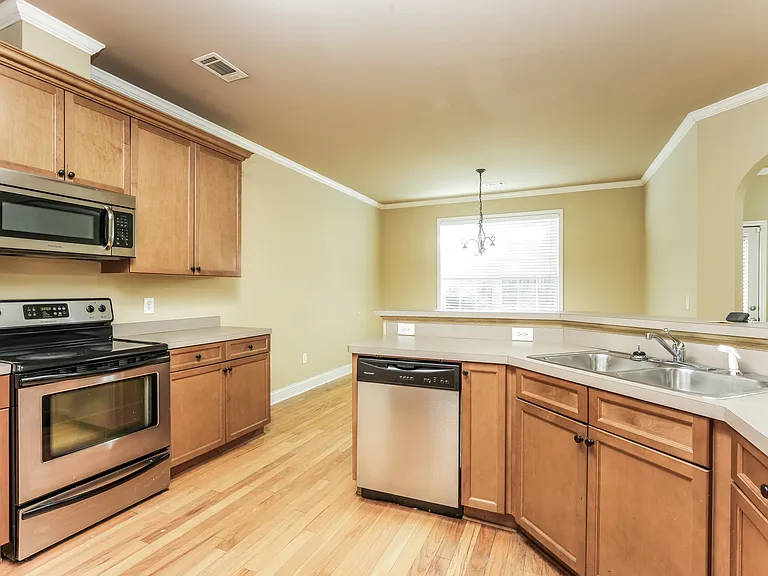 4431 Dallis Ct — Photo 9