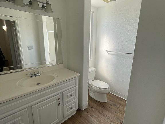 2nd floor bathroom