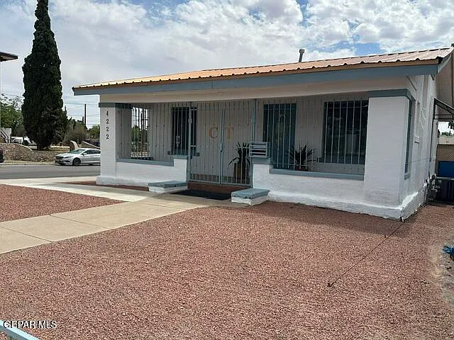 4222 Pershing Dr — Photo 1