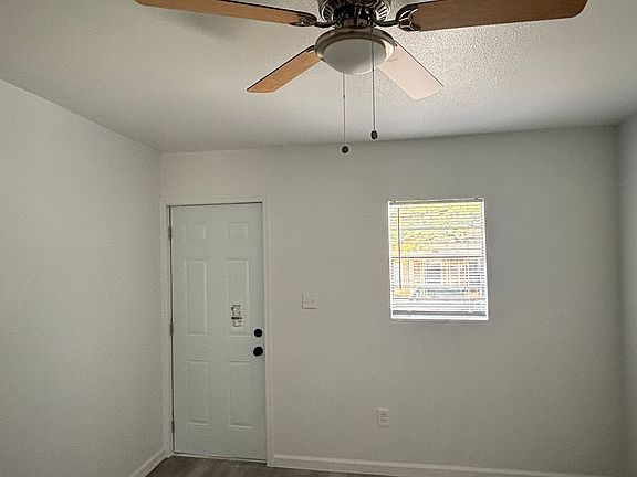 3rd image of 918 Preston St #103