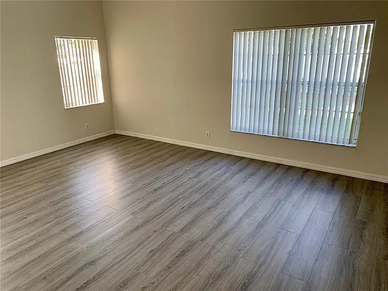 10841 Fox Glen Dr — Photo 10