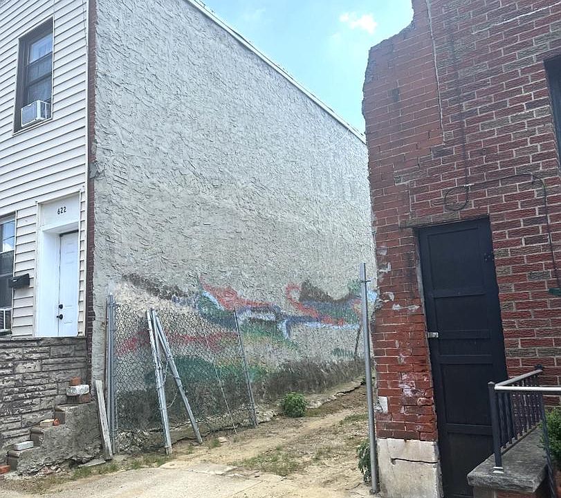 2nd image of 624 Mountain St