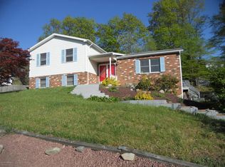 39 Valley View Dr, Mountain Top, PA