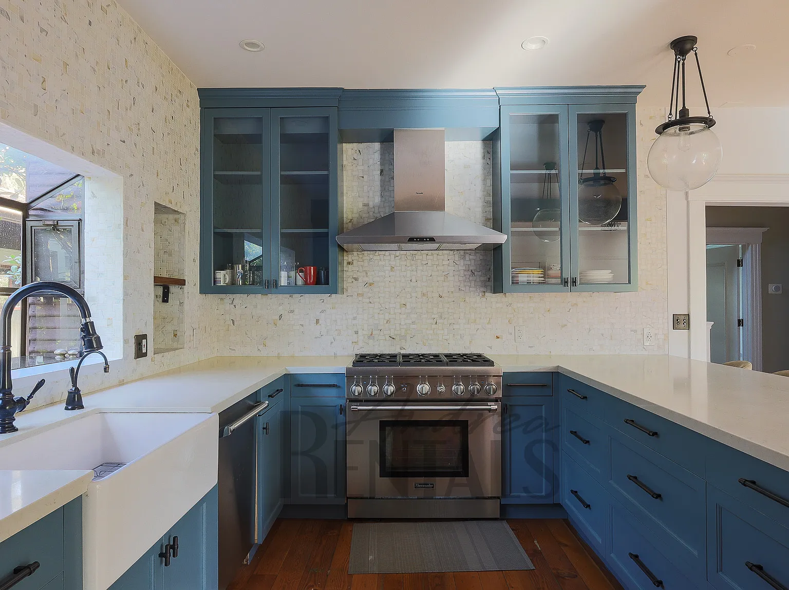 3 bed, 2.5 bath, 1874 sqft, $8,500 — Photo 3