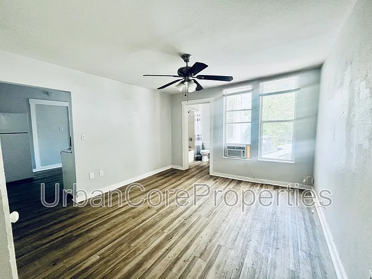 417 4th St N #302 — Photo 2