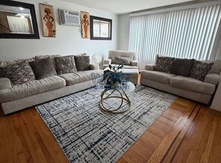 19 Sisson Ct, Bayonne, NJ 07002