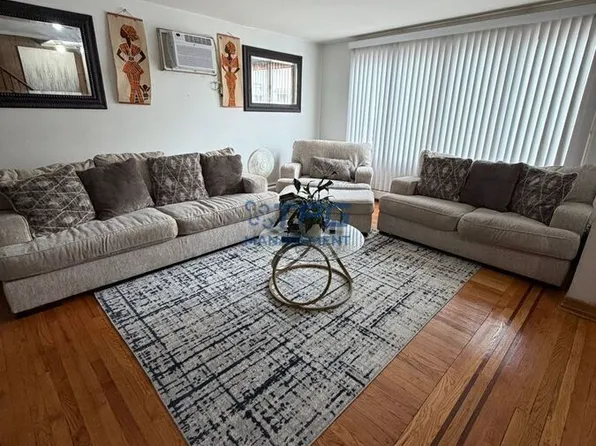 19 Sisson Ct, Bayonne, NJ 07002