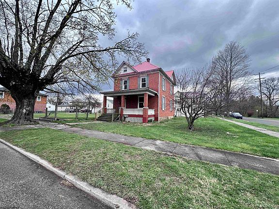 2nd image of 118 Wilson St