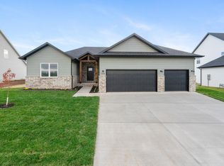 141 E Kelce Ln, Republic, MO 65738