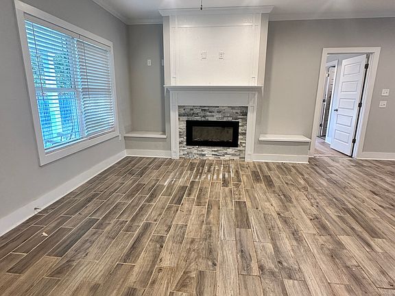 4th image of 107 Jules Ln