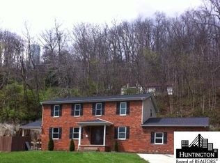 12 Hillendale Ct, Huntington, WV 25705