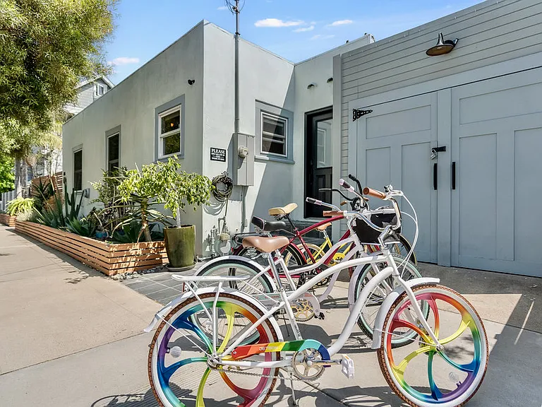 818 7th St — Photo 12