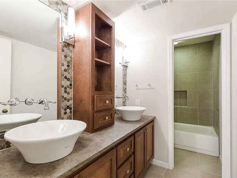 82 Montre Sq NW — Photo 21
