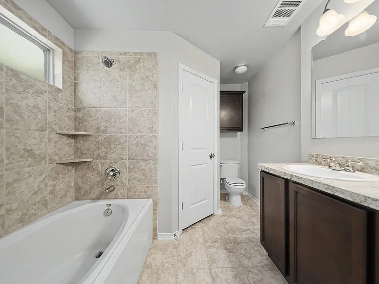 244 Circle Way — Photo 16