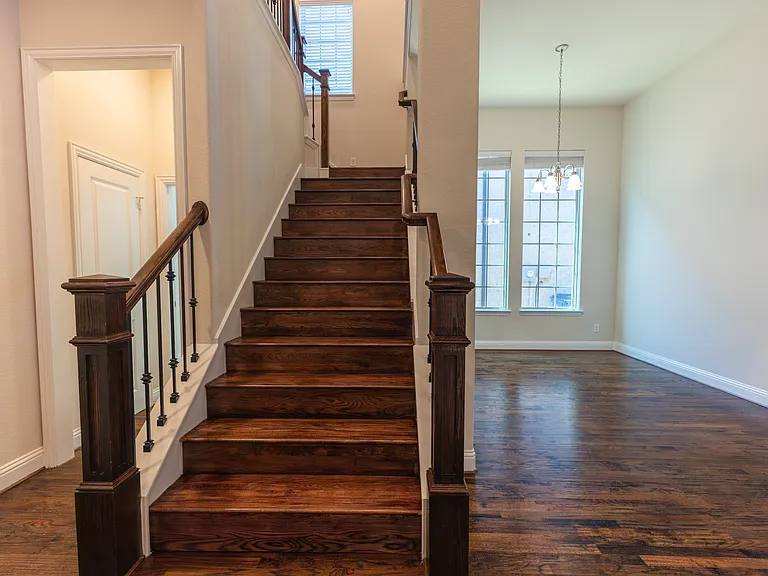 825 Warwick Blvd — Photo 36