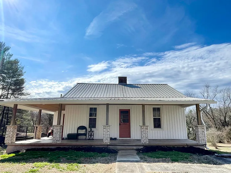 202 Aultman Rd — Photo 1