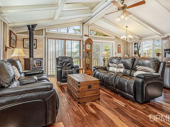 5th image of 3787 Lake Ellwood Rd