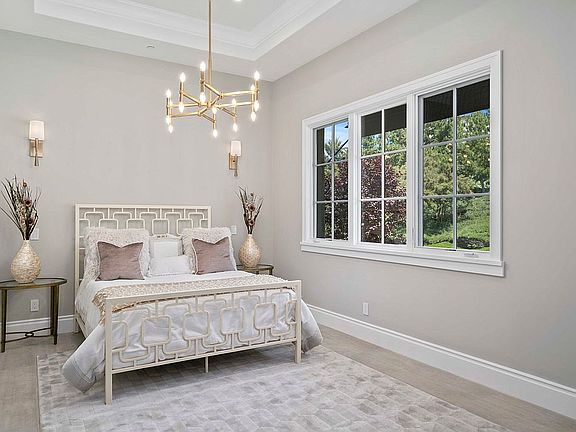 Downstairs En Suite Bedroom