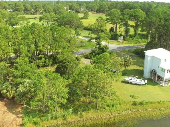 2412 Highway 98 E, Carrabelle, FL 32322