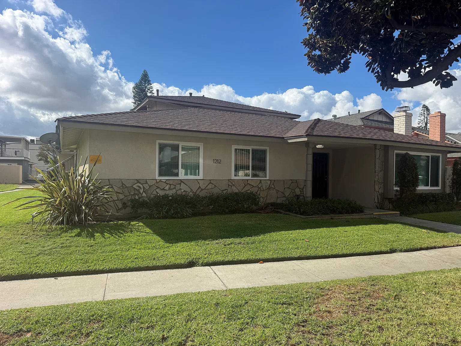 3 bed, $3,500 — Photo 1