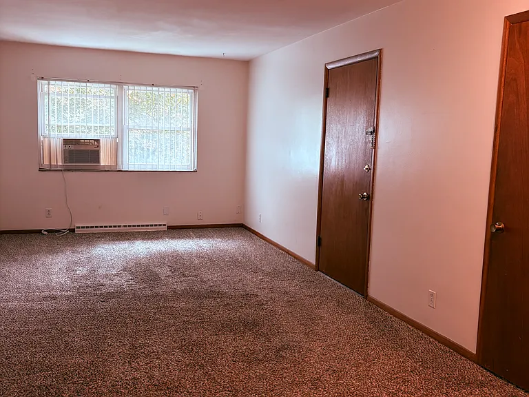 3927 Kent Rd #6 — Photo 2