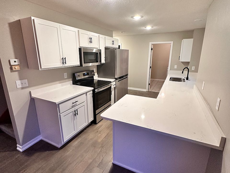 1st image of 6331 Arabian Ln