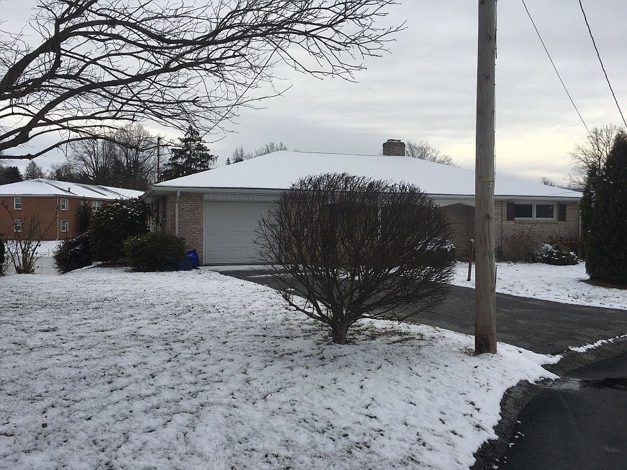 2nd image of 211 Edgeboro Dr