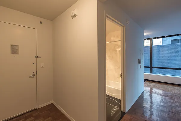 Rented by Solow Realty | media 16