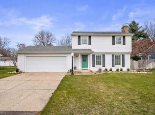 1683 Cedarlane Dr, Jenison, MI 49428