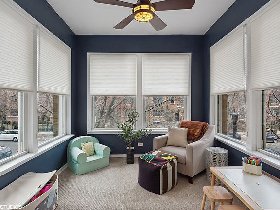 4th image of 4417 N Malden St #2S