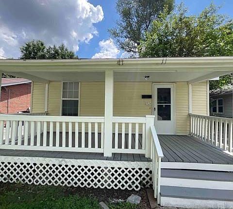 3rd image of 3124 Wismer Ave