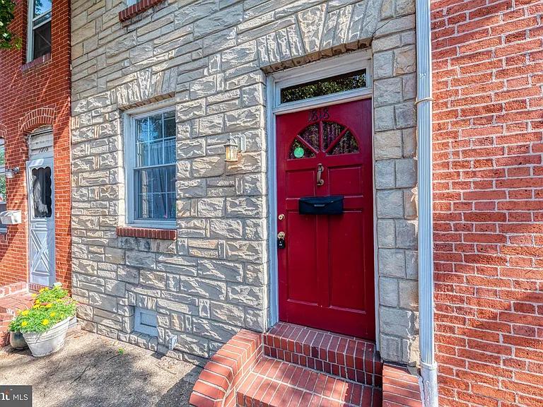 1818 Bank St — Photo 20