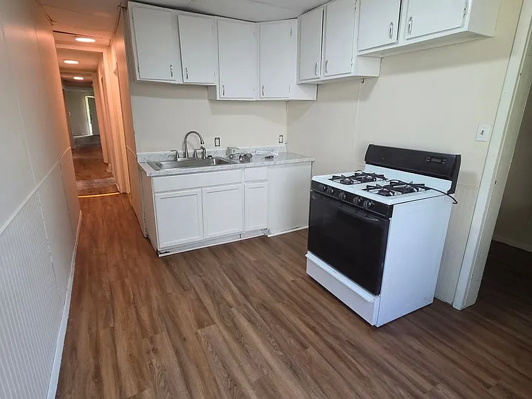 2402 East Ave #1 — Photo 13