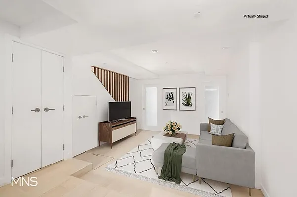 Rented by MNS | media 80