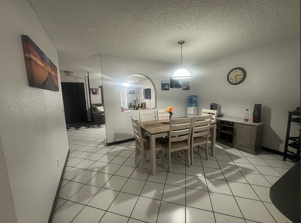 2 bed, 1080 sqft, $1,900 — Photo 4