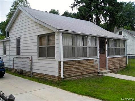 2nd image of 23041 Cayuga Ave